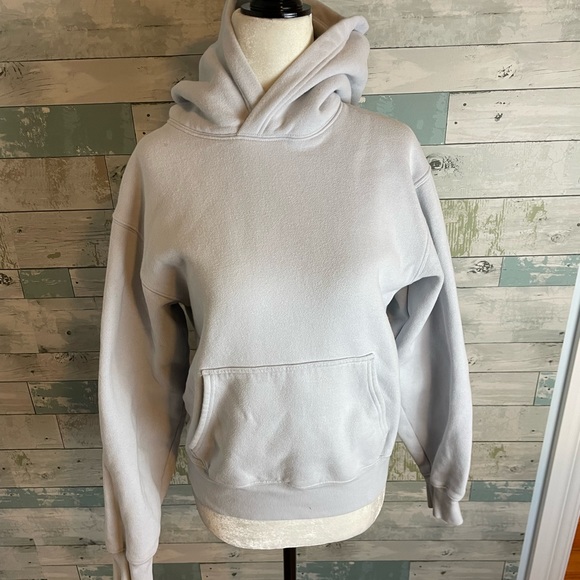 Aritzia Tops - Aritzia TNA fleece hoodie size S